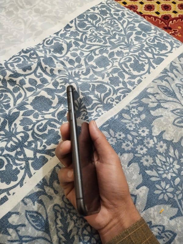 Apple iPhone 11 condition 10/10 0