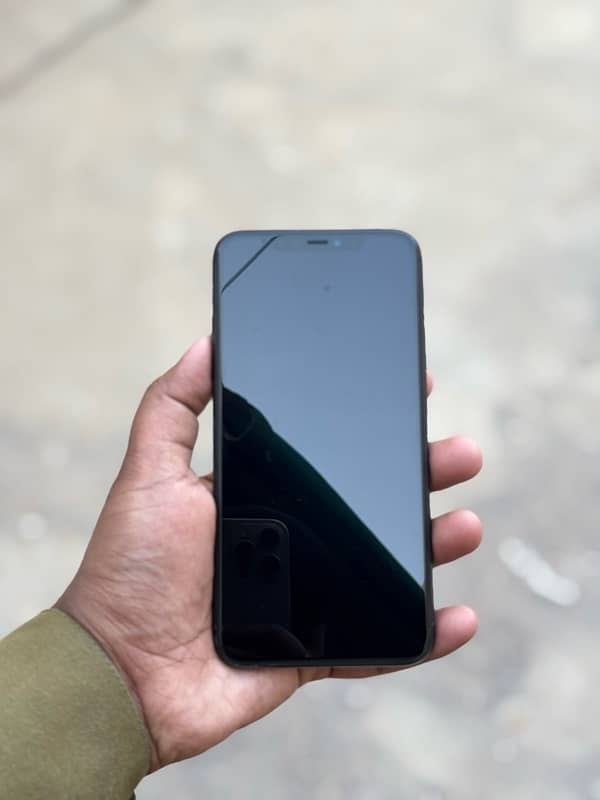 iphone 11 Pro Max 256 gb dual pta green colour 0