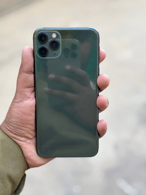 iphone 11 Pro Max 256 gb dual pta green colour 1