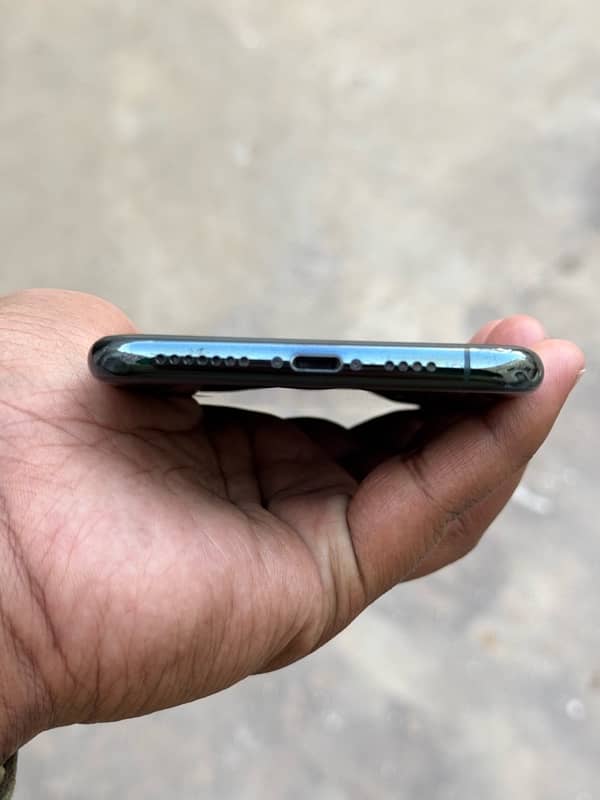 iphone 11 Pro Max 256 gb dual pta green colour 2