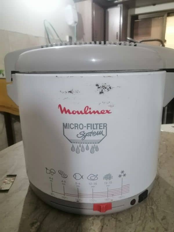 imported electric deep fryer (moulinex) 0