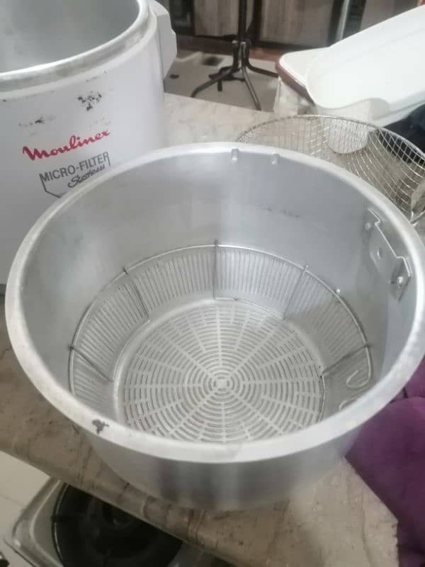 imported electric deep fryer (moulinex) 6