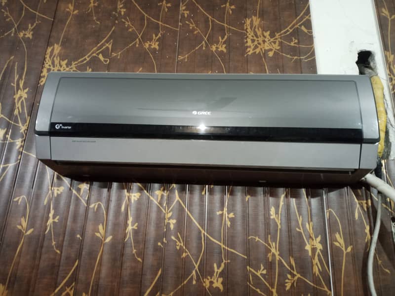 Gree DC Inverter 1.5 Ton Ac in good condition 0