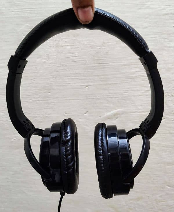 WIRED Gaming Headphones 0