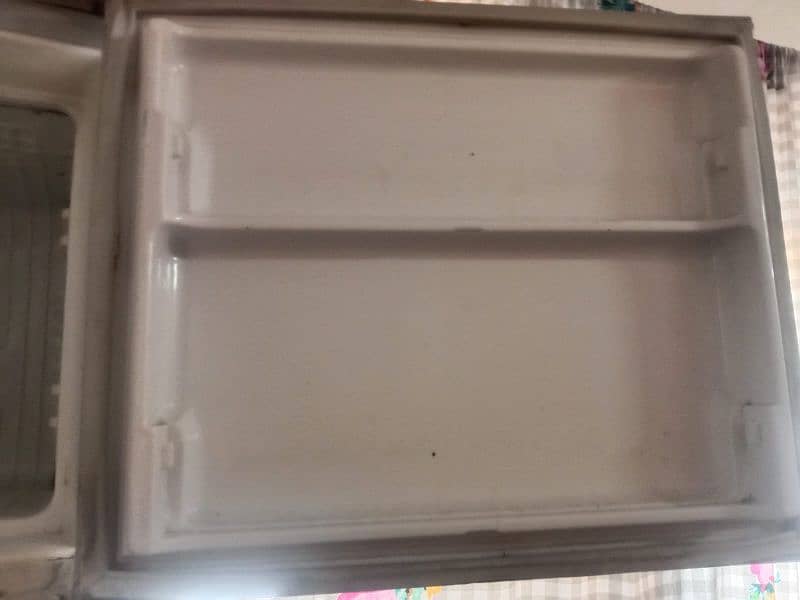 Fridge for sale at reasonable price 4