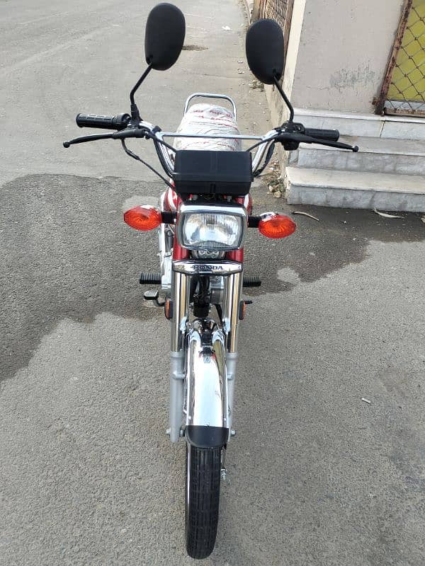 HONDA CG 125 MODEL 2024/25 KM 3800 TOTAL GENUINE BIKE 5