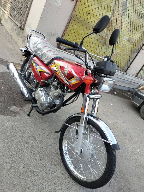 HONDA CG 125 MODEL 2024/25 KM 3800 TOTAL GENUINE BIKE 7