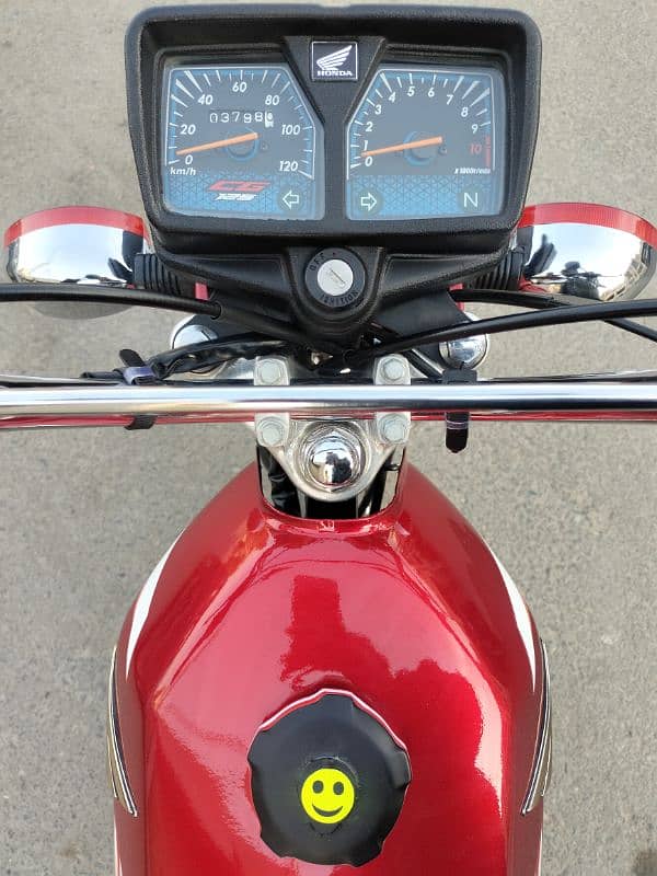 HONDA CG 125 MODEL 2024/25 KM 3800 TOTAL GENUINE BIKE 10