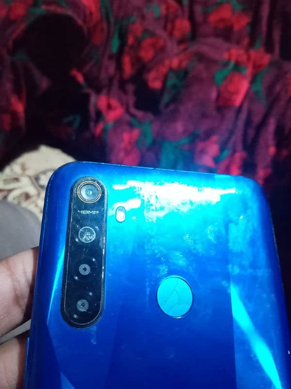 Realme 5 pro with box charger 4