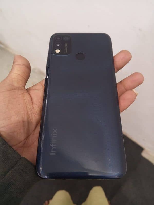 Infinix hote 11 play 4GB 64 GB 6