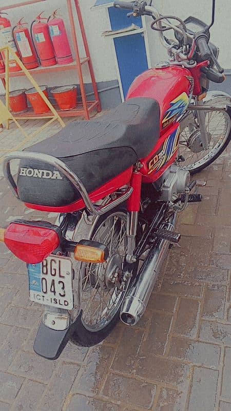 Honda CD 70 for urgent sale in Islamabad 5