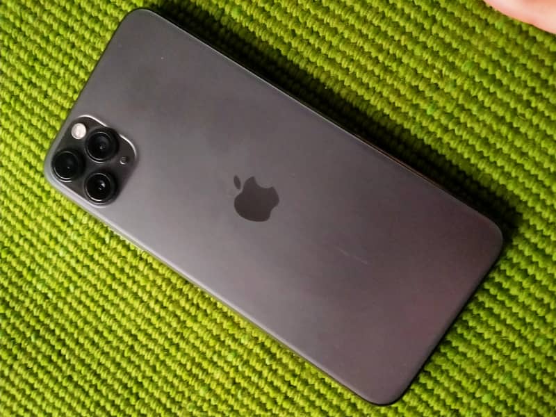 Apple iPhone 11 Pro Max 1