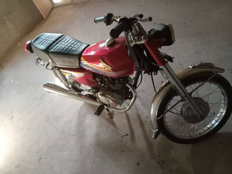 cg 125 fully restored on geniun parts atlus honda 2