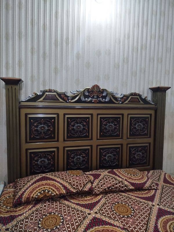 furniture:deco paint bed on pure heavy wood and dressing table 1