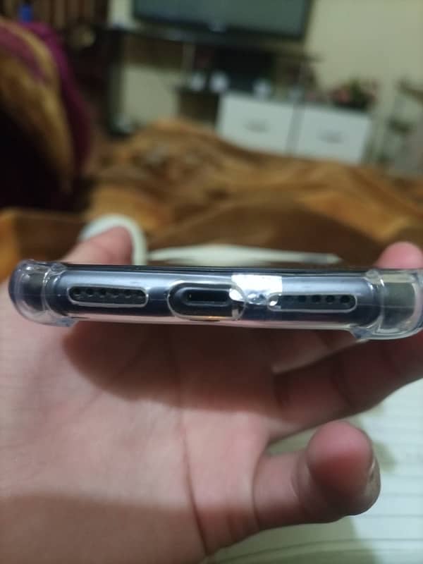 iphone 11 black color 64gb 4