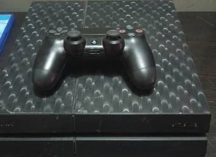 "PS4 in excellent condition + games! 8