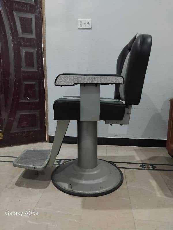 saloon chair 5