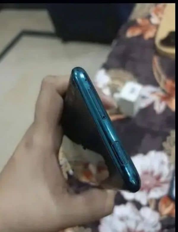 Huawei y9 prime. 4/128.  (03416735036) 3