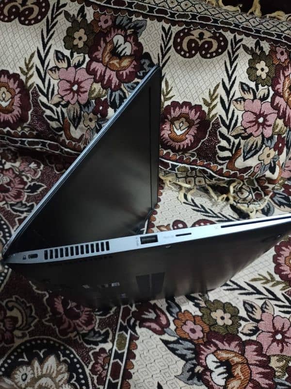 HP Elitebook Folio 1040 2