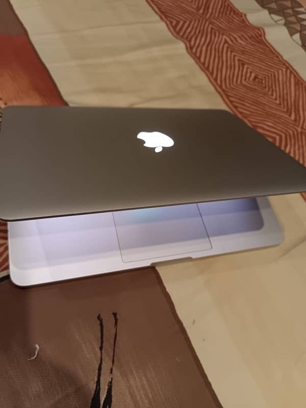 Apple MacBook Pro 13.3” Early 2015 4