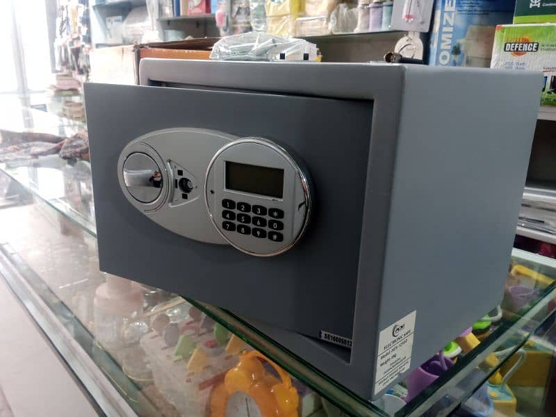 Aurora electronic safe 1