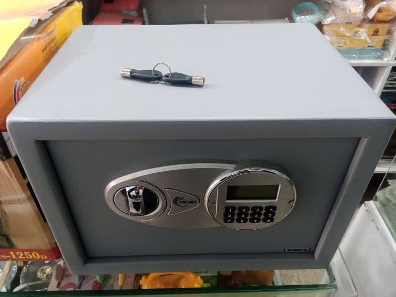 Aurora electronic safe 4