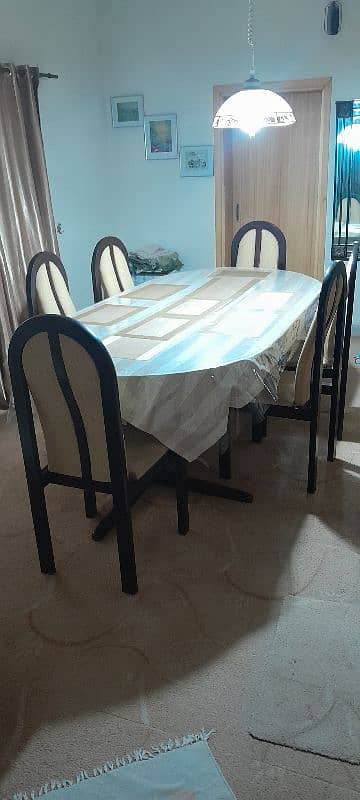 dinning table and chairs 8