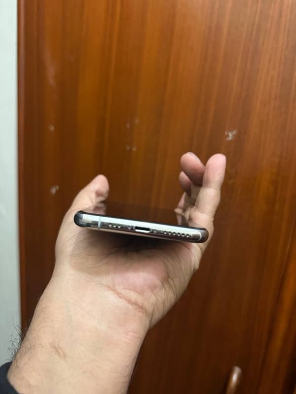 Iphone 11 pro PTA approved 5