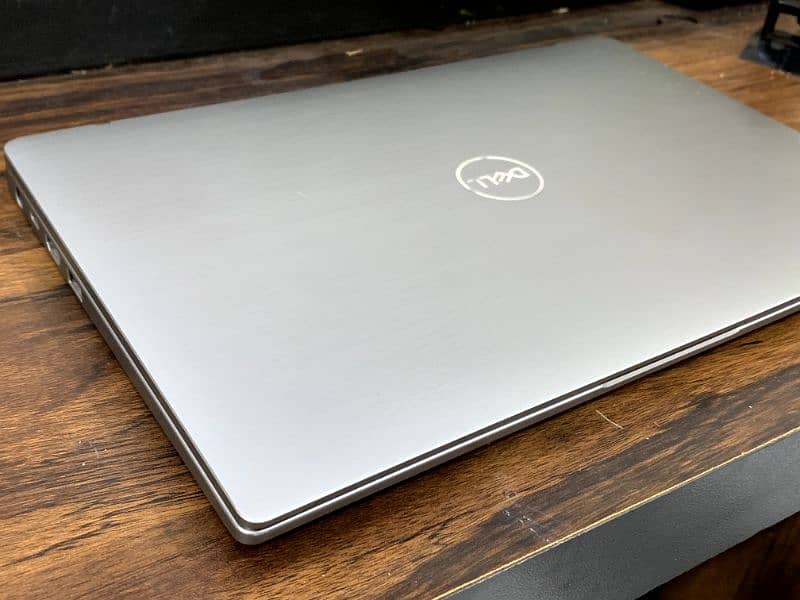 Dell Latitude 7400 slim Full HD Display 8th genration i5 3