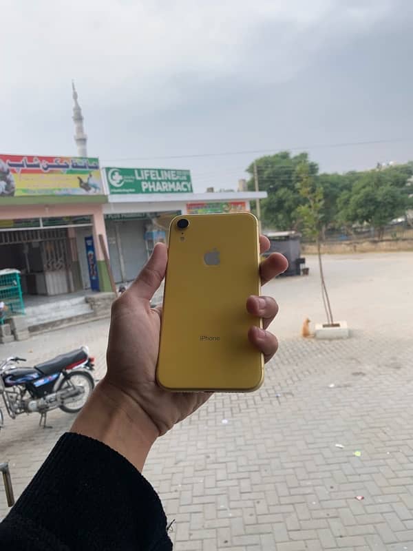 IPHONE XR 0