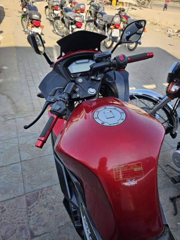 Suzuki gixxer 400cc karachi registered 6