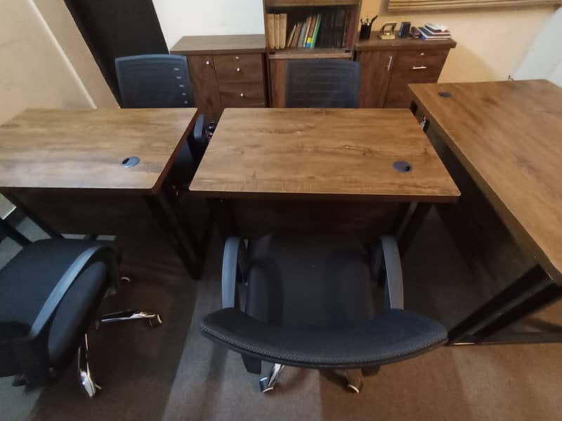 Tabel / Office tabels / complete office setup condition 10/10 for sale 1