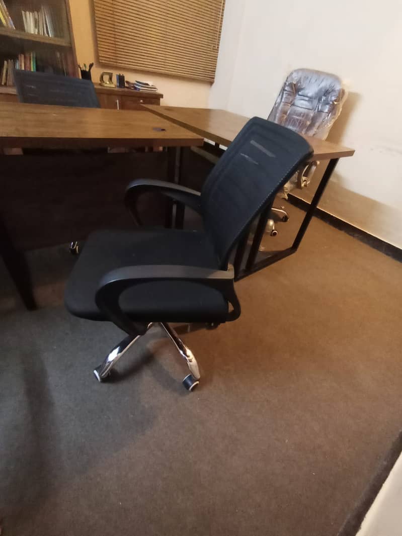 Tabel / Office tabels / complete office setup condition 10/10 for sale 16