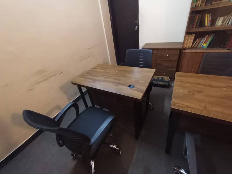 Tabel / Office tabels / complete office setup condition 10/10 for sale 17