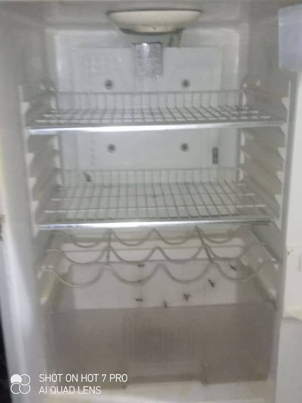 Refrigirator for sale . 2