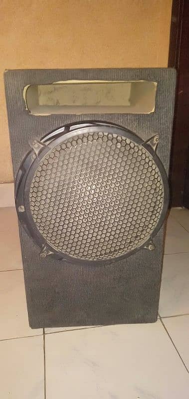 Kenwood 12" Woofer with box 1