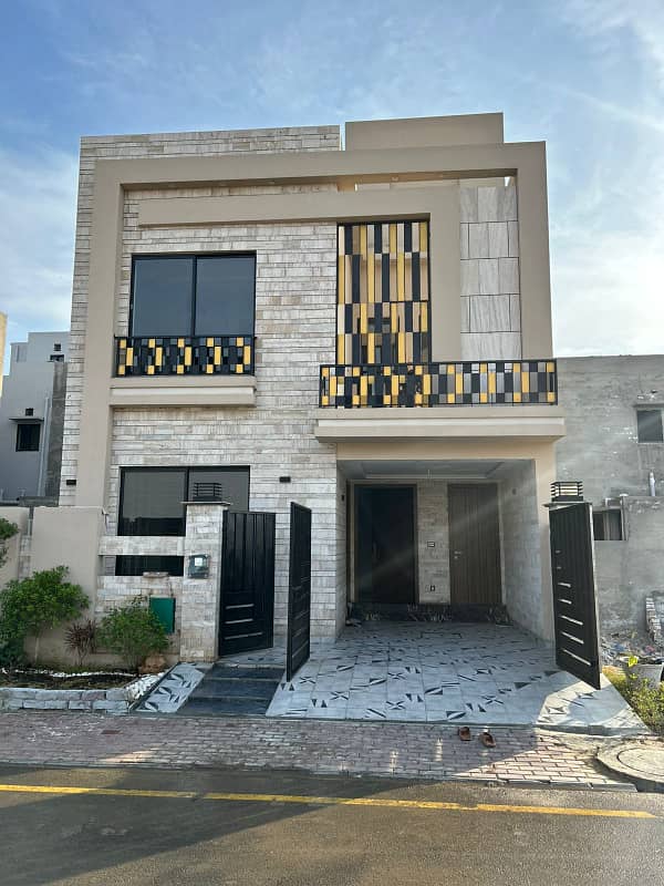 5 Marla Brand New House Modern Elevation is Available for Sale in Nishster Ext Bahria Town Lahore 1