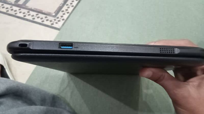 Lenovo Chromebook laptop available 4