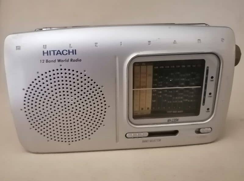 Radio Hitachi 12 band World 5