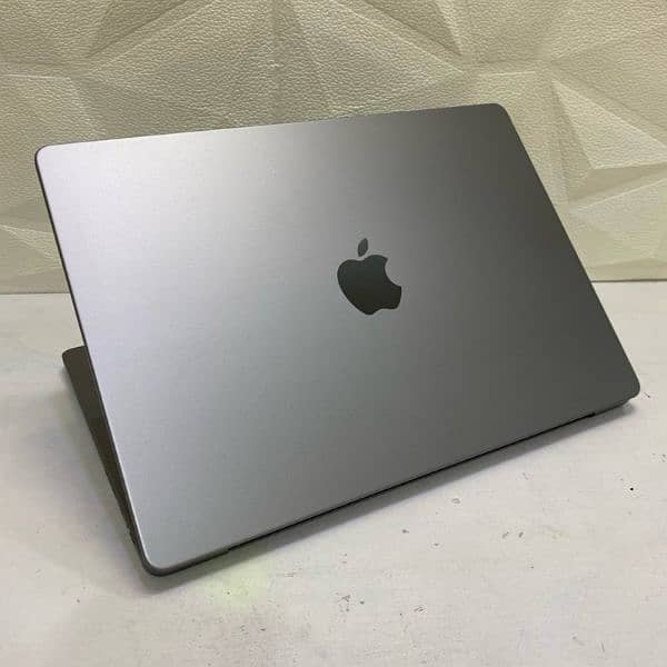 macbook air 13" m3, 8gb/512gb 2024. New 0