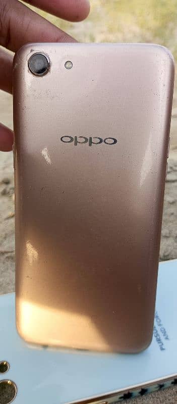 oppo A83. 4