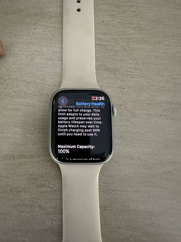 Apple Watch Series 8 with 100% Health Brand New Watch 10/10 Condtion 3