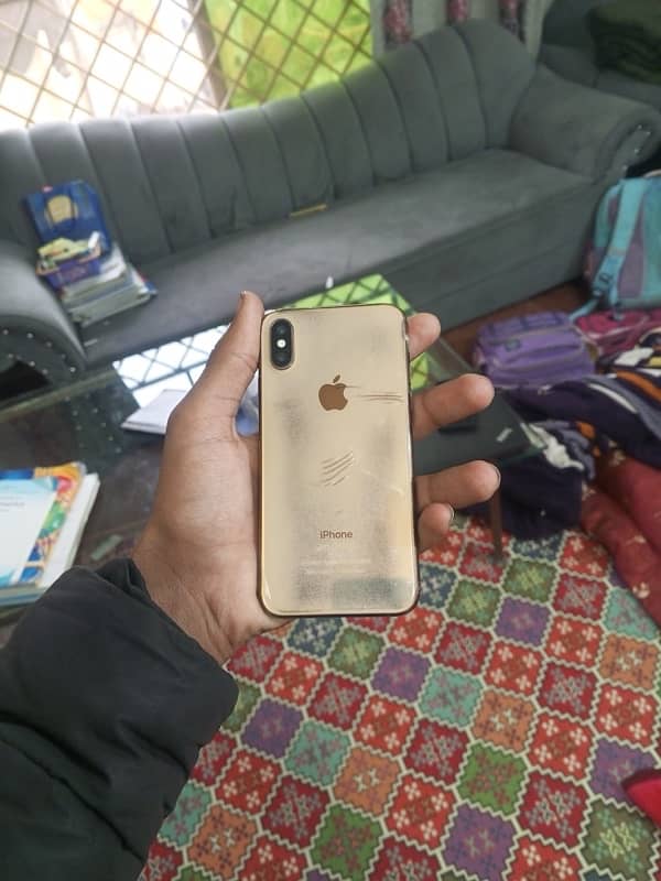 iphone xs gold colour 1