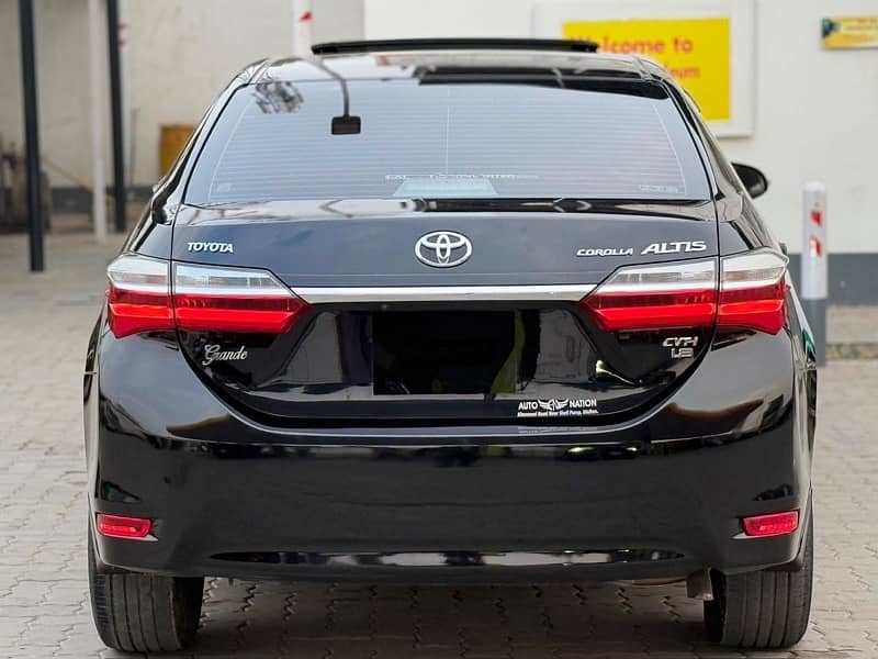 Toyota Altis Grande 2019 12