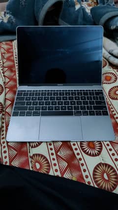 Mac book 2016 8/250 m3