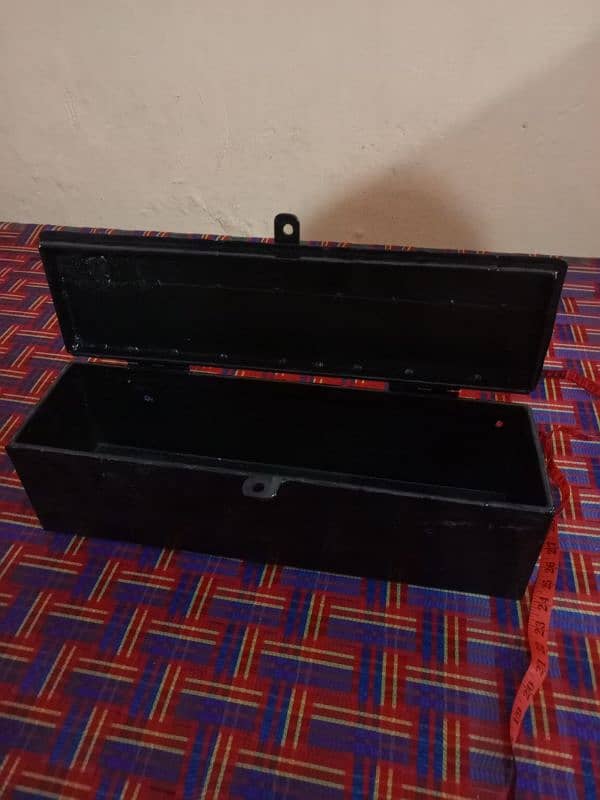 Metal heavy gauge tool box as pr size mention picture 4