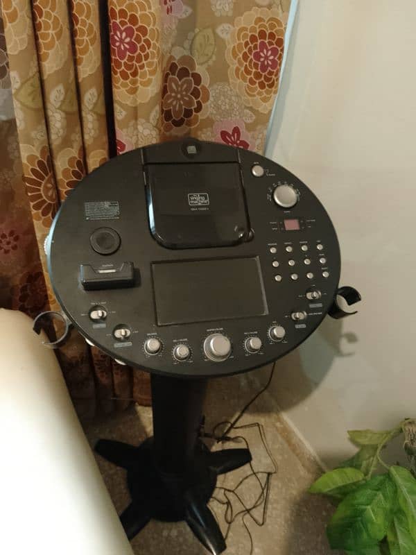 Amplifier/ Singing Machine with Bluetooth Connection 1