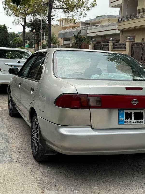 Nissan Sunny 2001 1