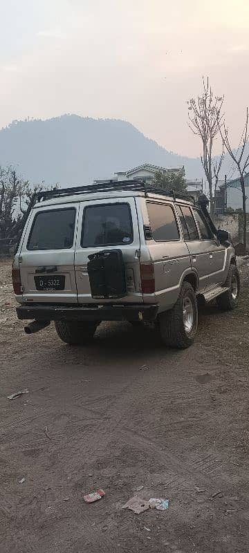 Toyota Land Cruiser bj60 1983 3