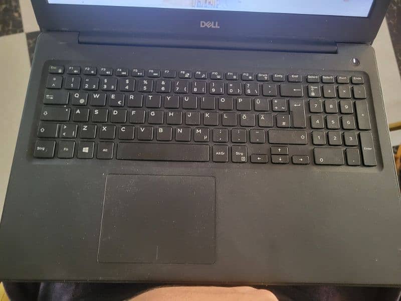 dell latitude 3590 256gb NVME HDD 8gb ram 3